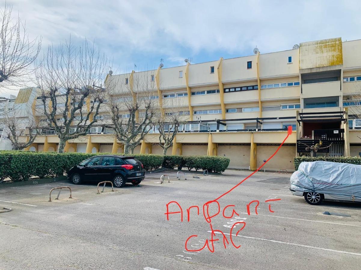 Nid Douillet Dans Les Coursives Du Village Naturiste Du Cap D Agde Exterior photo
