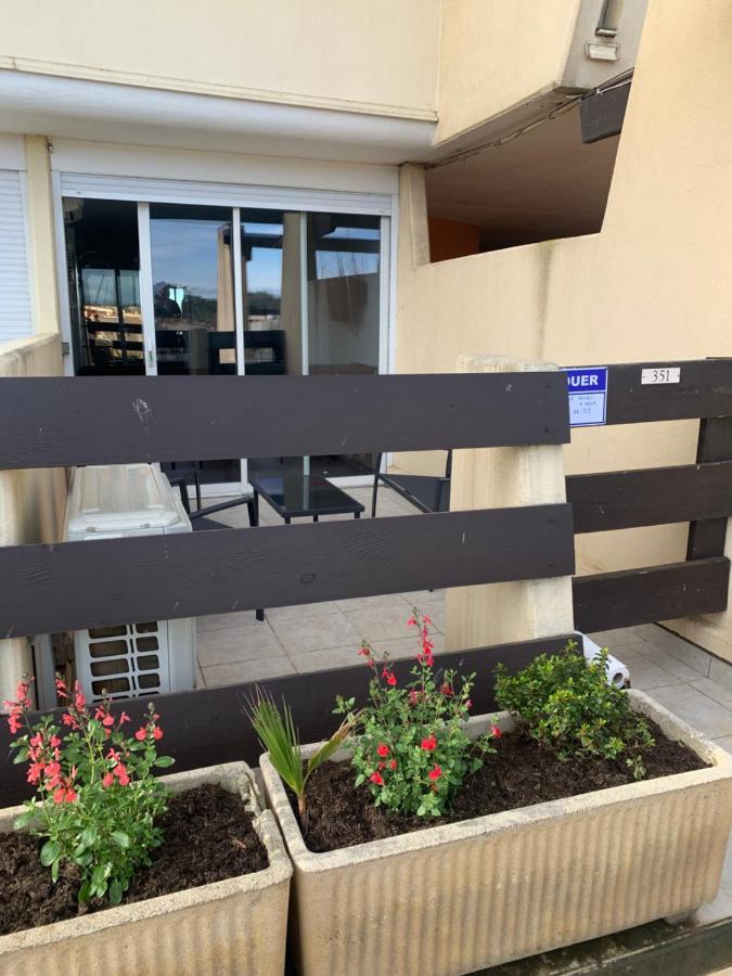 Nid Douillet Dans Les Coursives Du Village Naturiste Du Cap D Agde Exterior photo